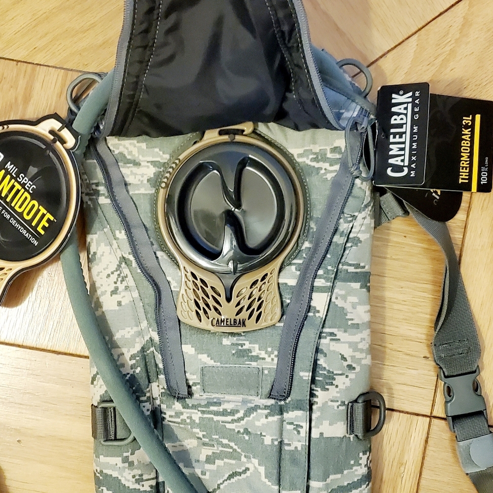 Thermobak 3.0l/100oz long Digital Militry Spec Antidote Hydration system.